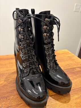 Wet Kiss Gloss Black Platform Boots New size 11 Women’s